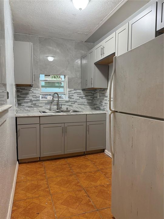 For Rent: $2,950 (3 beds, 2 baths, 804 Square Feet)