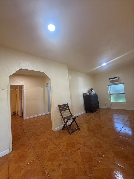 For Rent: $2,950 (3 beds, 2 baths, 804 Square Feet)