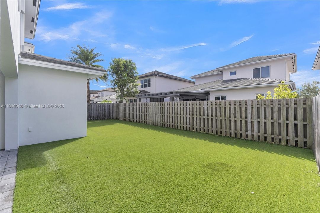 For Sale: $879,900 (5 beds, 4 baths, 3396 Square Feet)