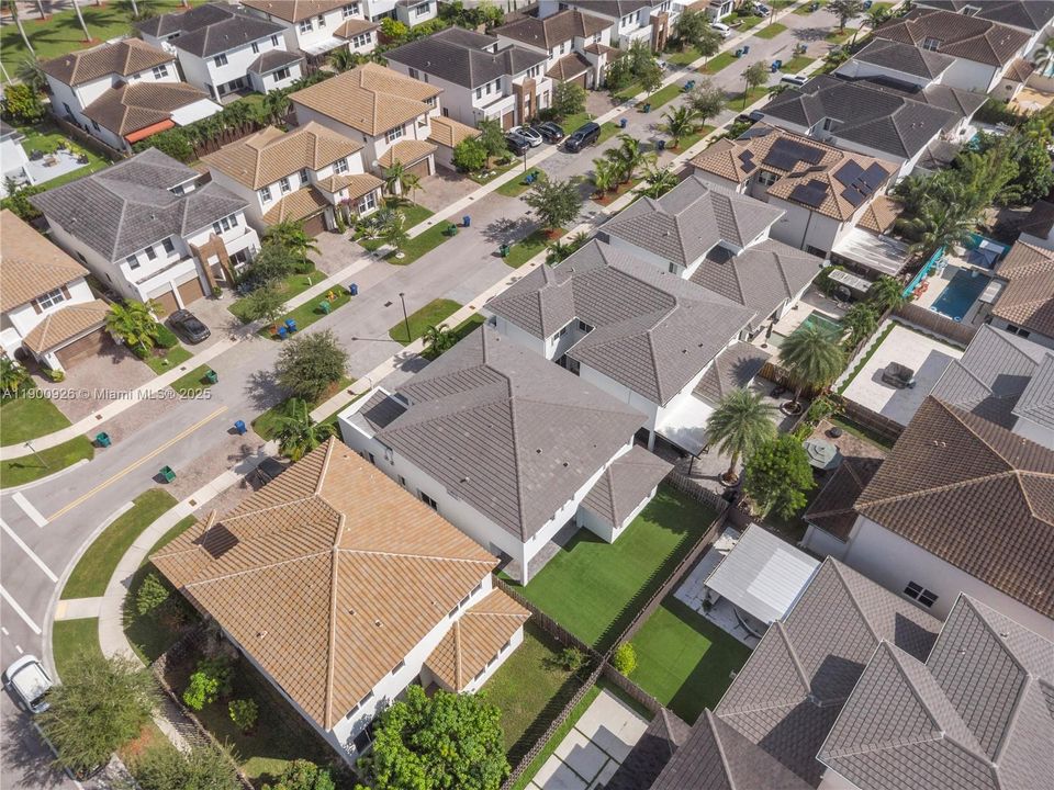 For Sale: $879,900 (5 beds, 4 baths, 3396 Square Feet)