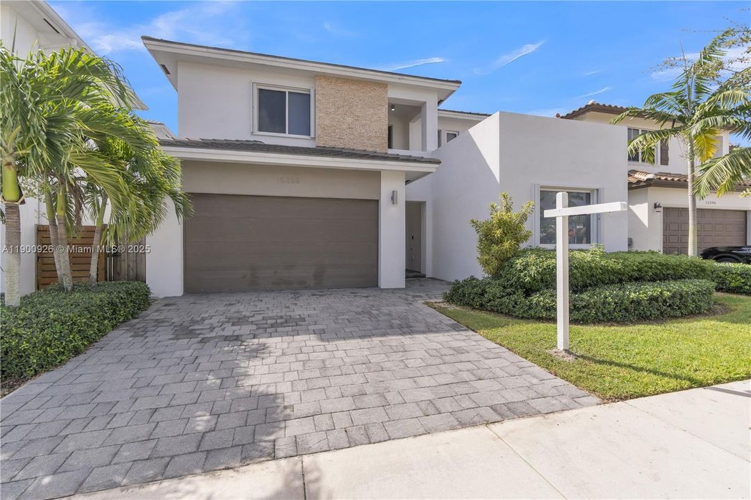 For Sale: $879,900 (5 beds, 4 baths, 3396 Square Feet)