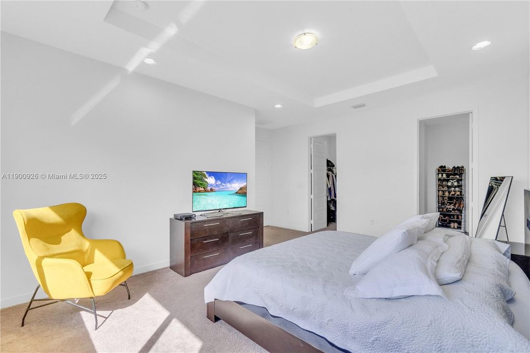 For Sale: $879,900 (5 beds, 4 baths, 3396 Square Feet)