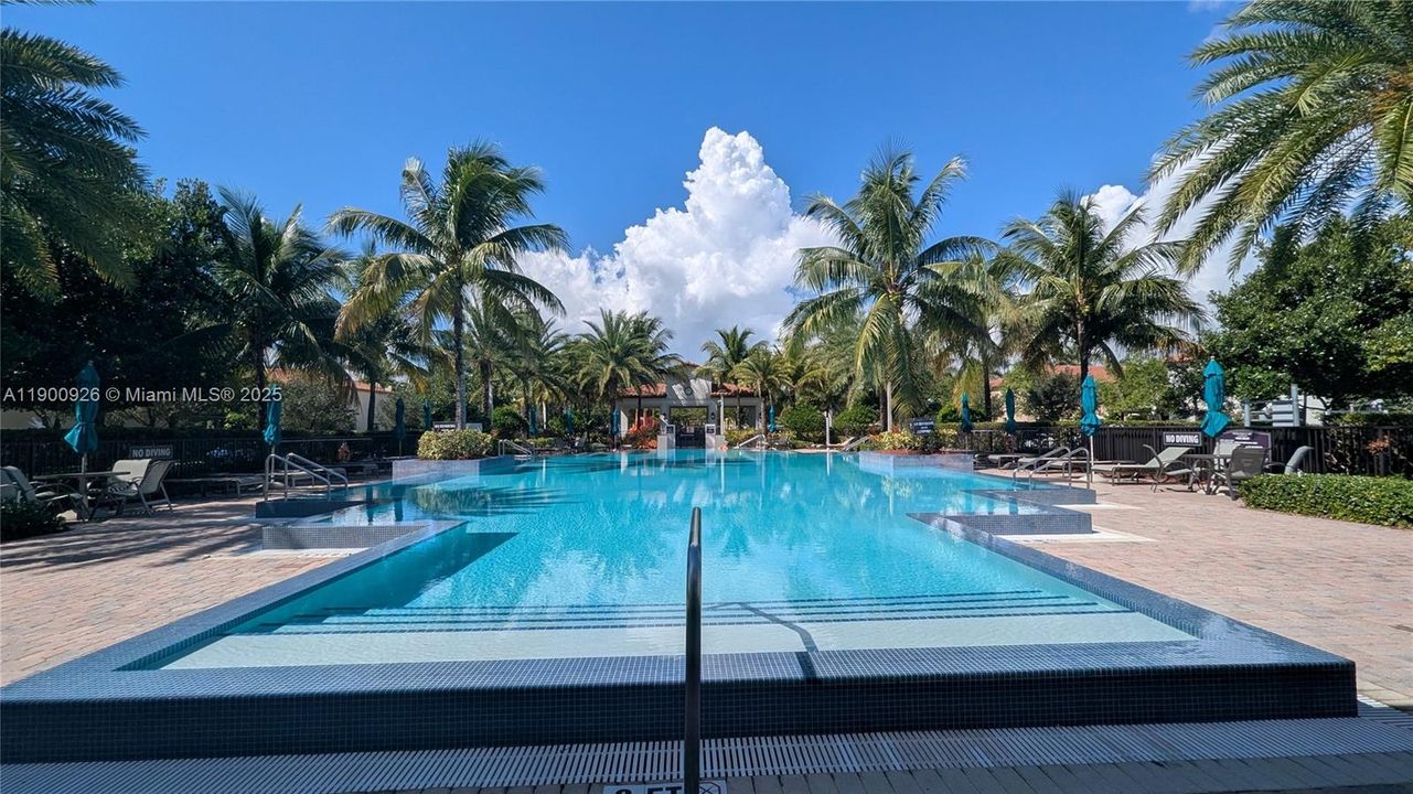 For Sale: $879,900 (5 beds, 4 baths, 3396 Square Feet)