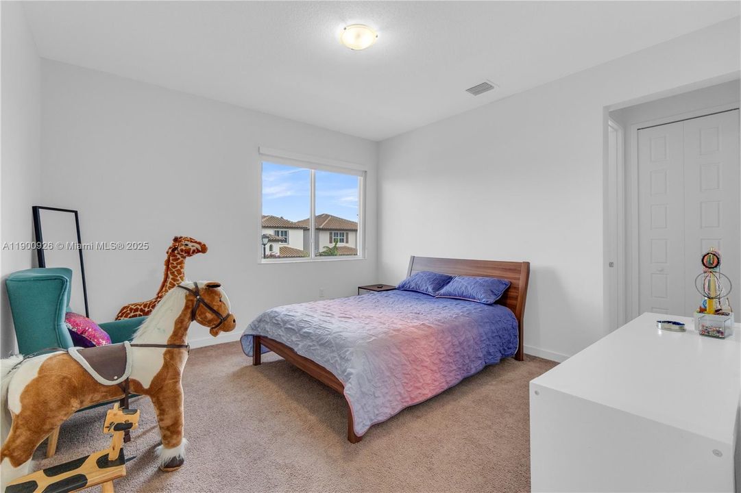 For Sale: $879,900 (5 beds, 4 baths, 3396 Square Feet)