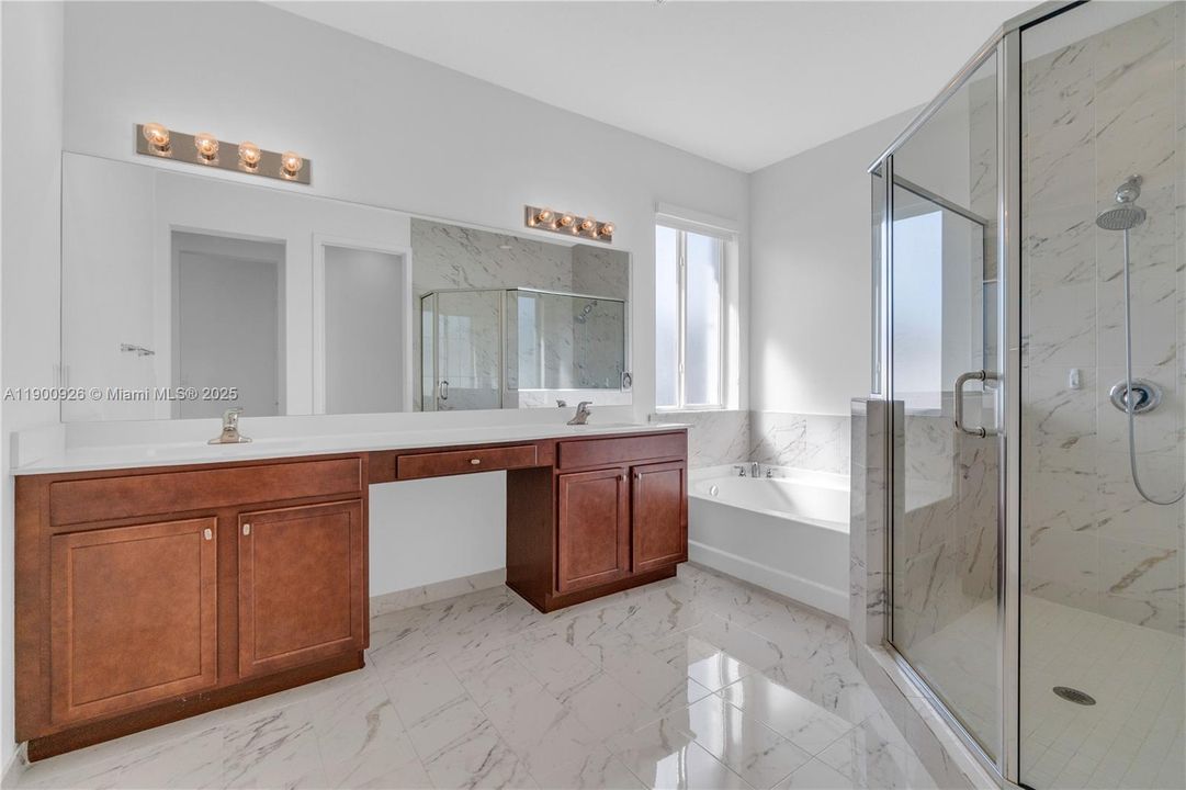 For Sale: $879,900 (5 beds, 4 baths, 3396 Square Feet)