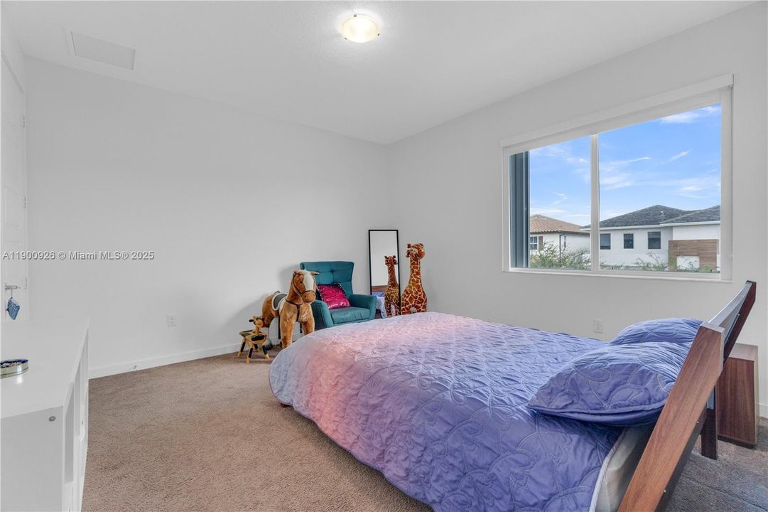 For Sale: $879,900 (5 beds, 4 baths, 3396 Square Feet)