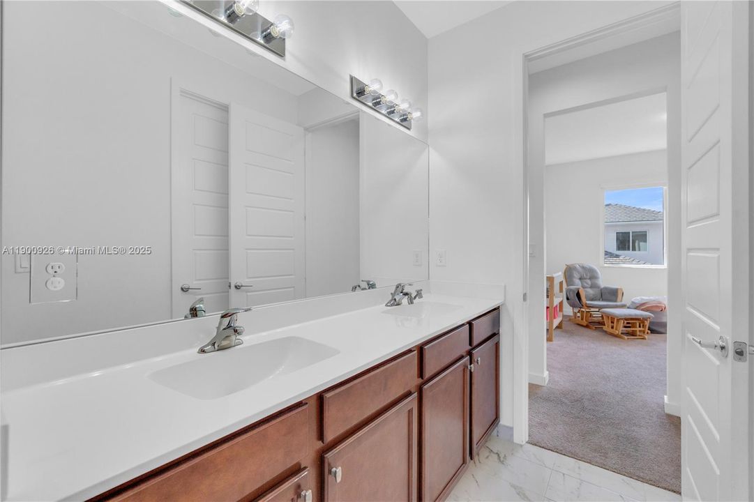 For Sale: $879,900 (5 beds, 4 baths, 3396 Square Feet)