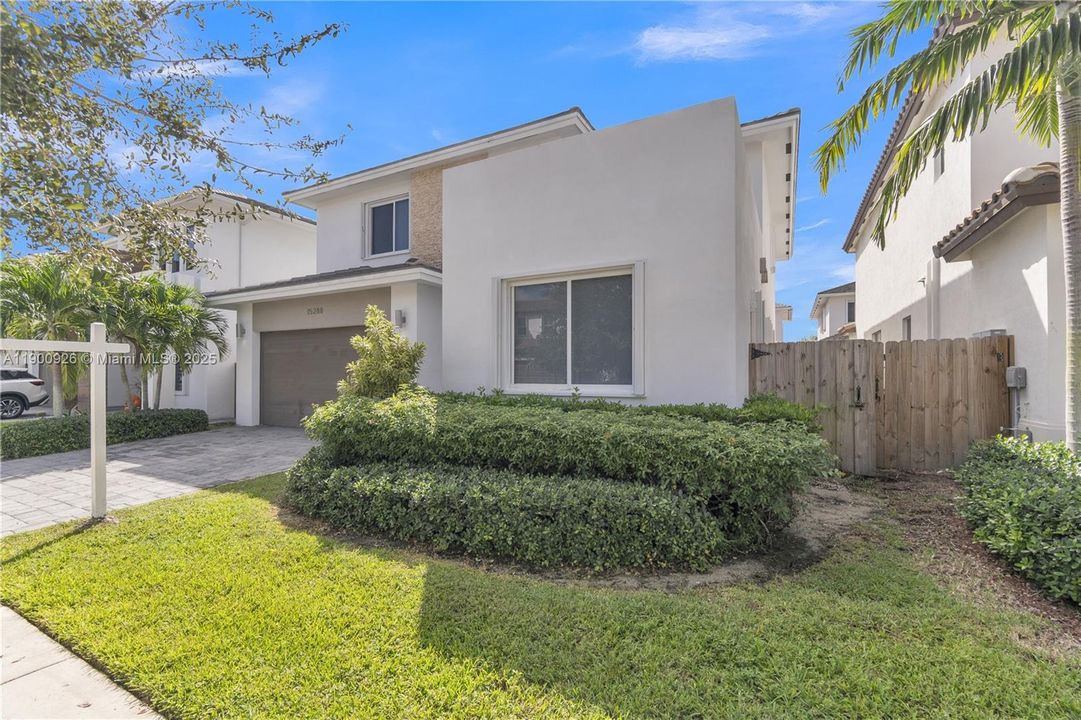 For Sale: $879,900 (5 beds, 4 baths, 3396 Square Feet)