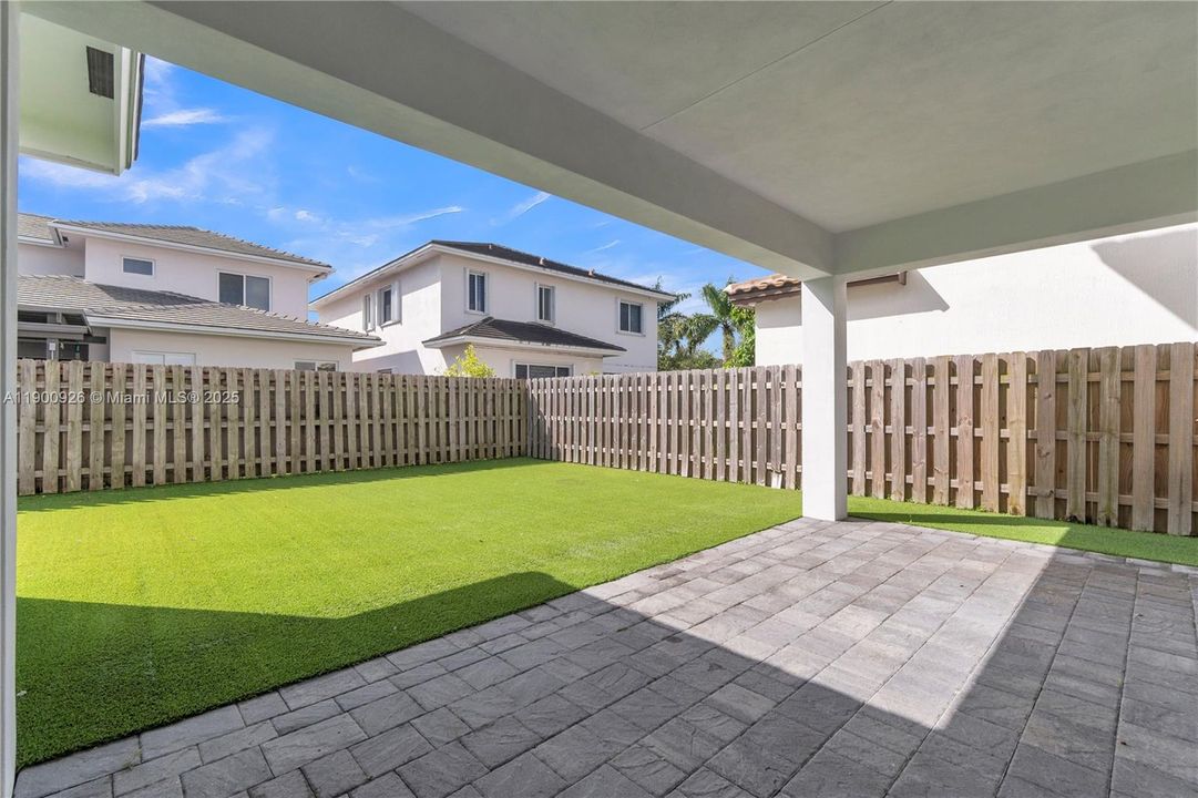 For Sale: $879,900 (5 beds, 4 baths, 3396 Square Feet)