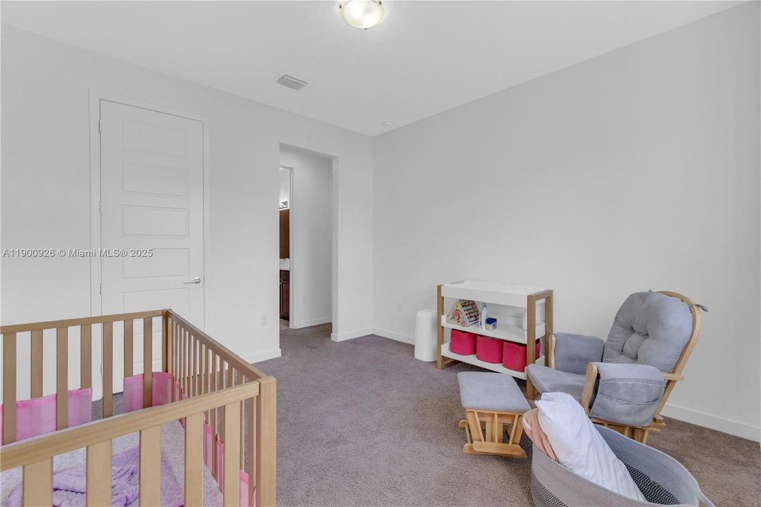 For Sale: $879,900 (5 beds, 4 baths, 3396 Square Feet)