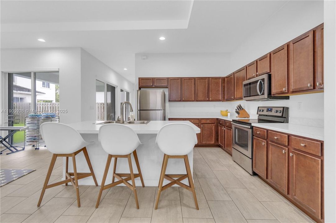 For Sale: $879,900 (5 beds, 4 baths, 3396 Square Feet)