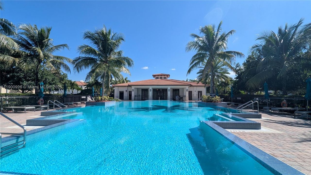 For Sale: $879,900 (5 beds, 4 baths, 3396 Square Feet)