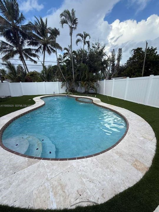 For Rent: $4,400 (4 beds, 2 baths, 1598 Square Feet)