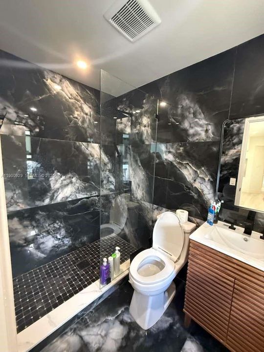 For Rent: $4,400 (4 beds, 2 baths, 1598 Square Feet)