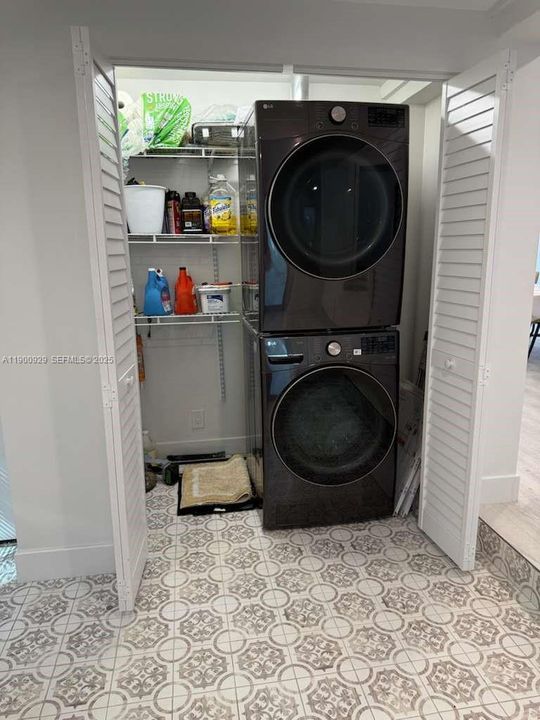 For Rent: $4,400 (4 beds, 2 baths, 1598 Square Feet)