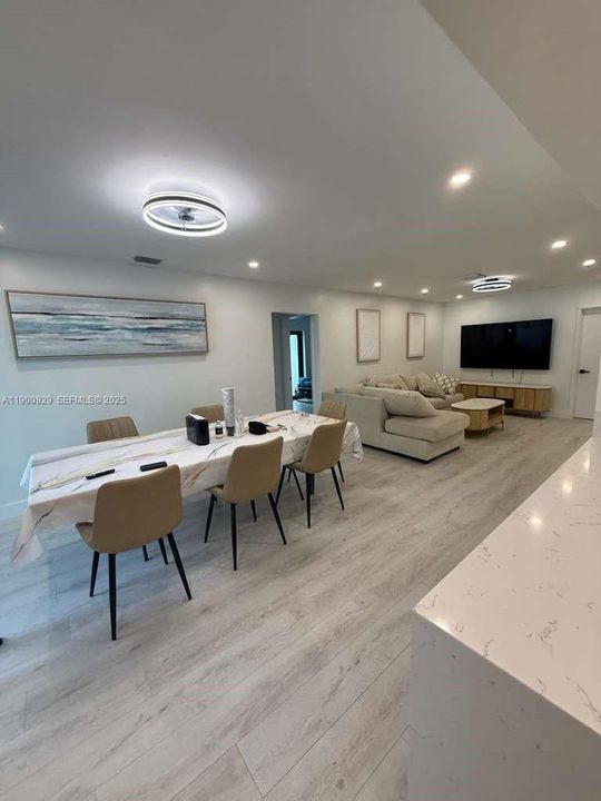 For Rent: $4,400 (4 beds, 2 baths, 1598 Square Feet)