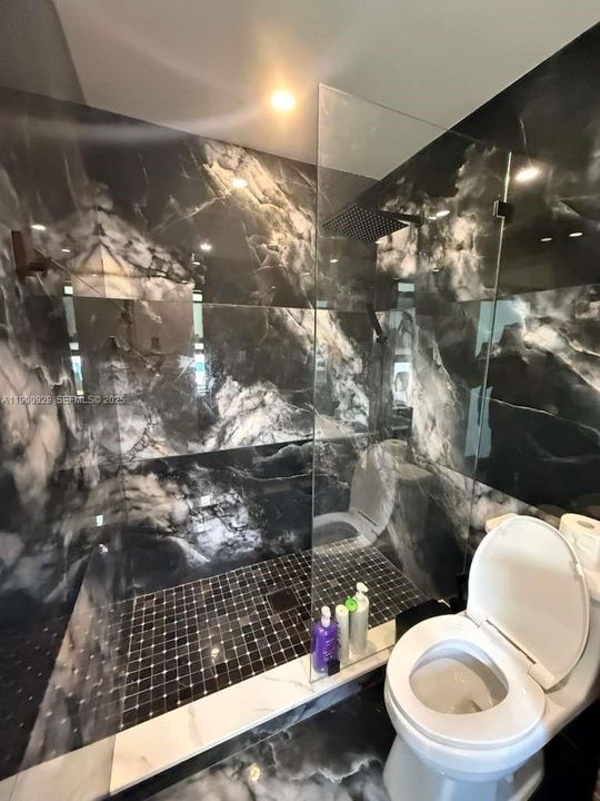 For Rent: $4,400 (4 beds, 2 baths, 1598 Square Feet)