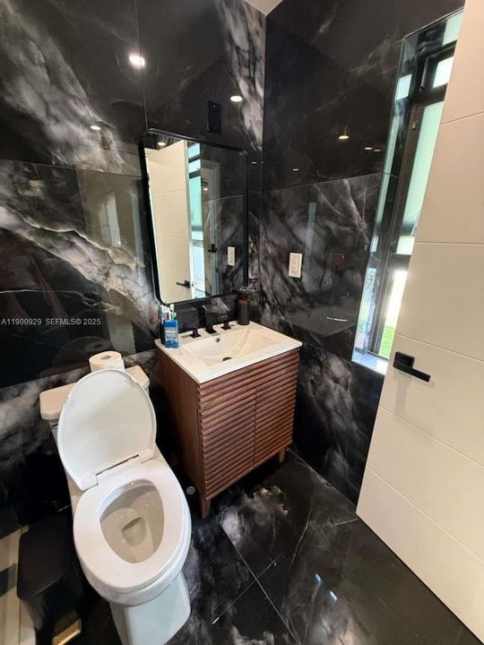 For Rent: $4,400 (4 beds, 2 baths, 1598 Square Feet)