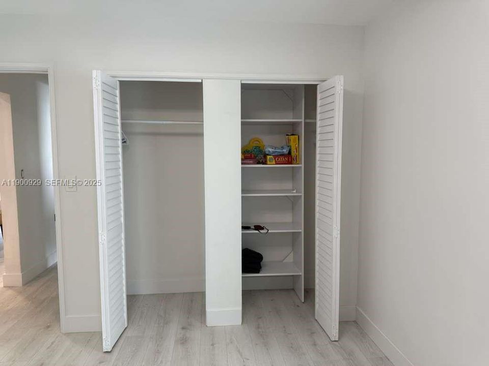 For Rent: $4,400 (4 beds, 2 baths, 1598 Square Feet)