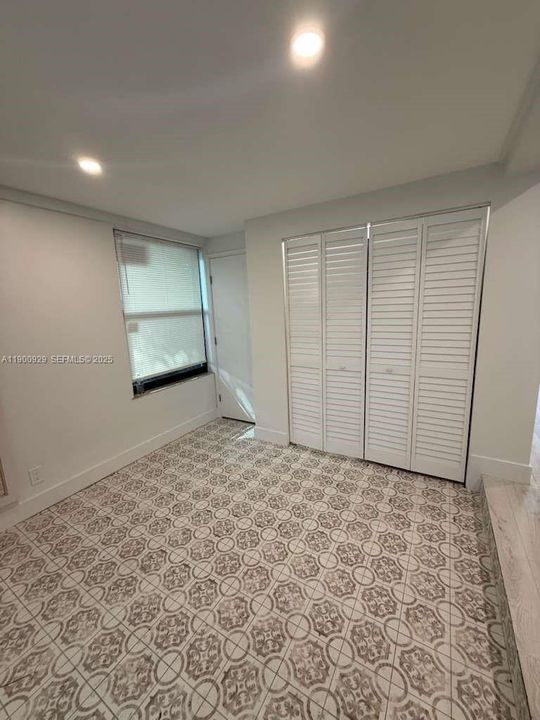 For Rent: $4,400 (4 beds, 2 baths, 1598 Square Feet)