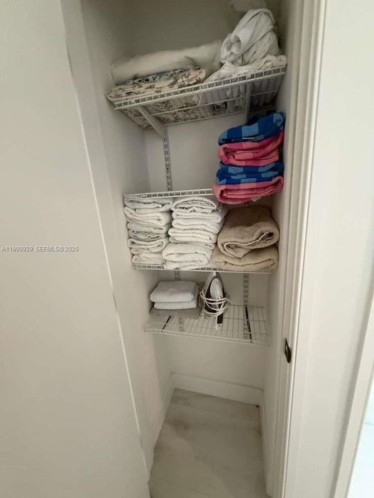 For Rent: $4,400 (4 beds, 2 baths, 1598 Square Feet)