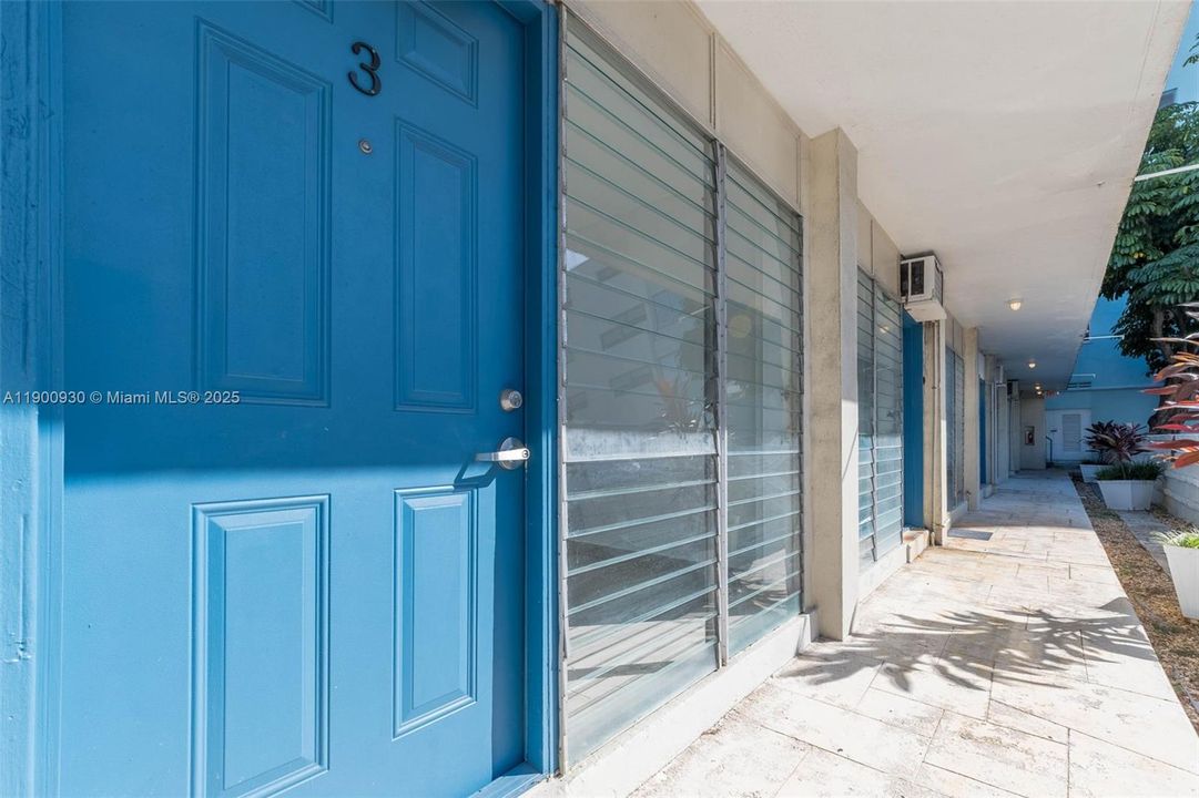 For Rent: $1,700 (0 beds, 1 baths, 450 Square Feet)