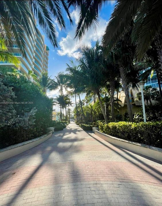 For Rent: $1,700 (0 beds, 1 baths, 450 Square Feet)