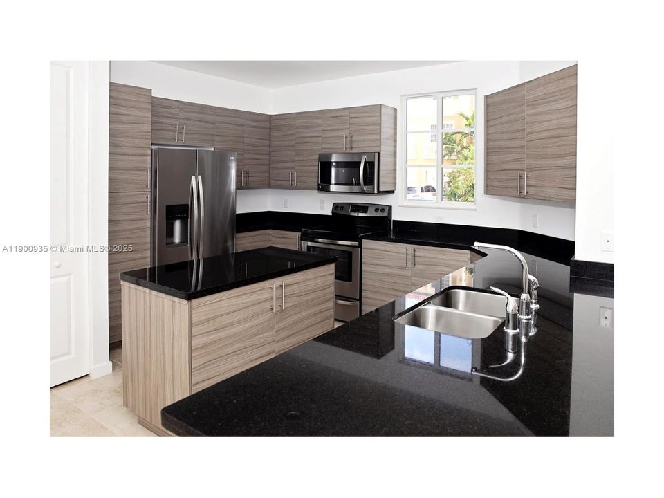 For Rent: $2,900 (3 beds, 2 baths, 1500 Square Feet)