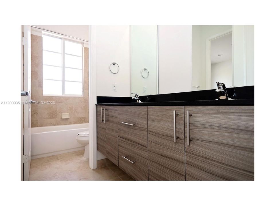 For Rent: $2,900 (3 beds, 2 baths, 1500 Square Feet)