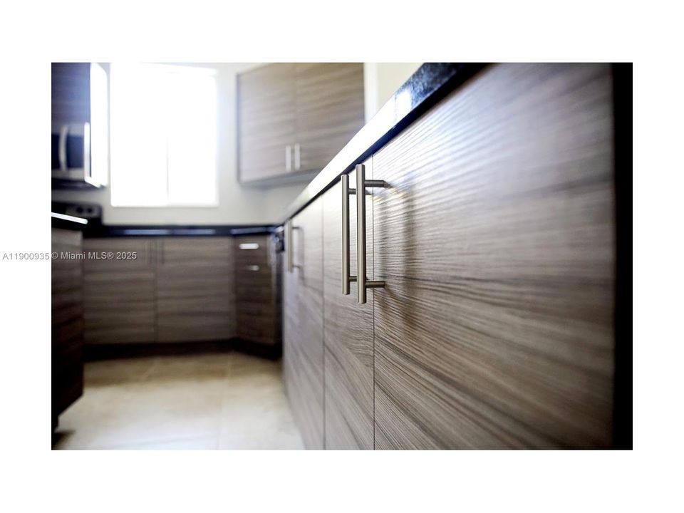 For Rent: $2,900 (3 beds, 2 baths, 1500 Square Feet)