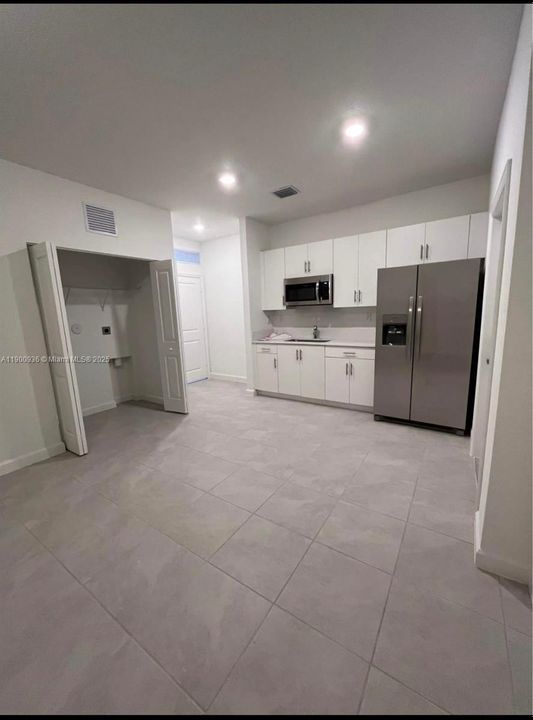 For Rent: $1,800 (1 beds, 1 baths, 0 Square Feet)