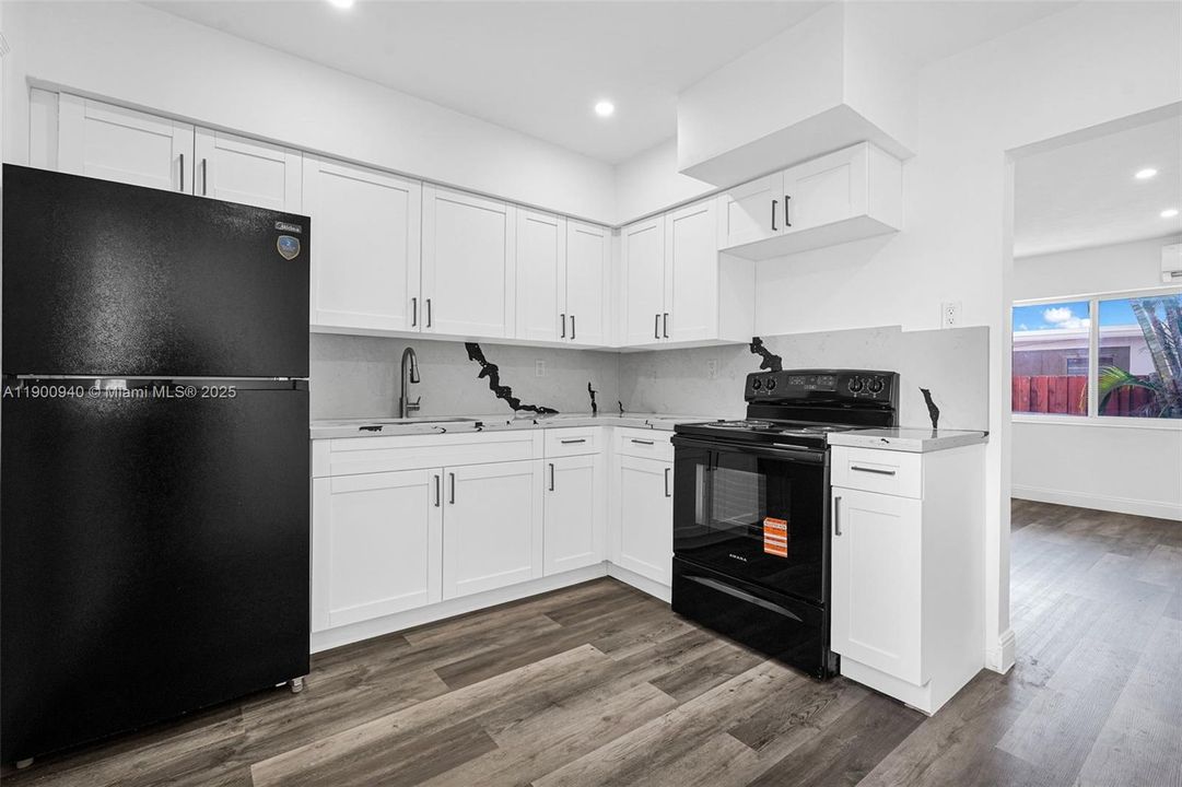 Active With Contract: $2,200 (2 beds, 1 baths, 1325 Square Feet)