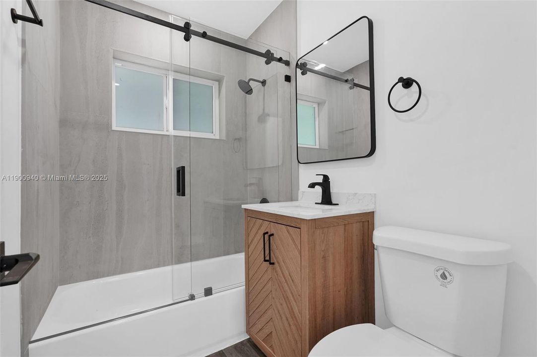 Active With Contract: $2,200 (2 beds, 1 baths, 1325 Square Feet)