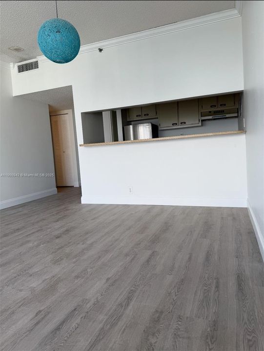 Recently Rented: $2,800 (2 beds, 2 baths, 1030 Square Feet)