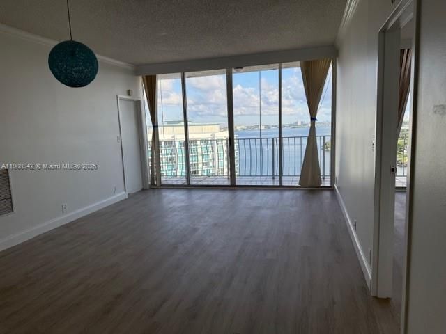 Recently Rented: $2,800 (2 beds, 2 baths, 1030 Square Feet)