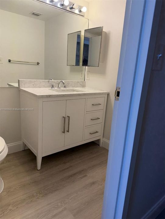 Recently Rented: $2,800 (2 beds, 2 baths, 1030 Square Feet)