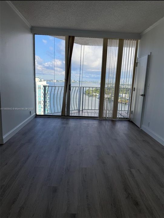 Recently Rented: $2,800 (2 beds, 2 baths, 1030 Square Feet)