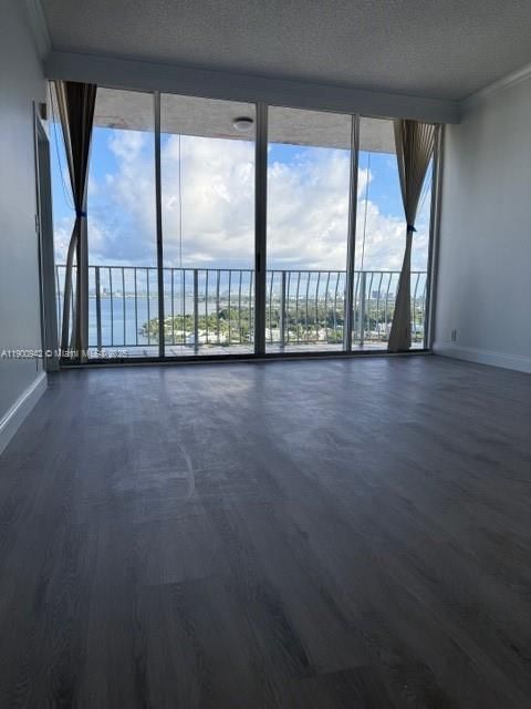 Recently Rented: $2,800 (2 beds, 2 baths, 1030 Square Feet)