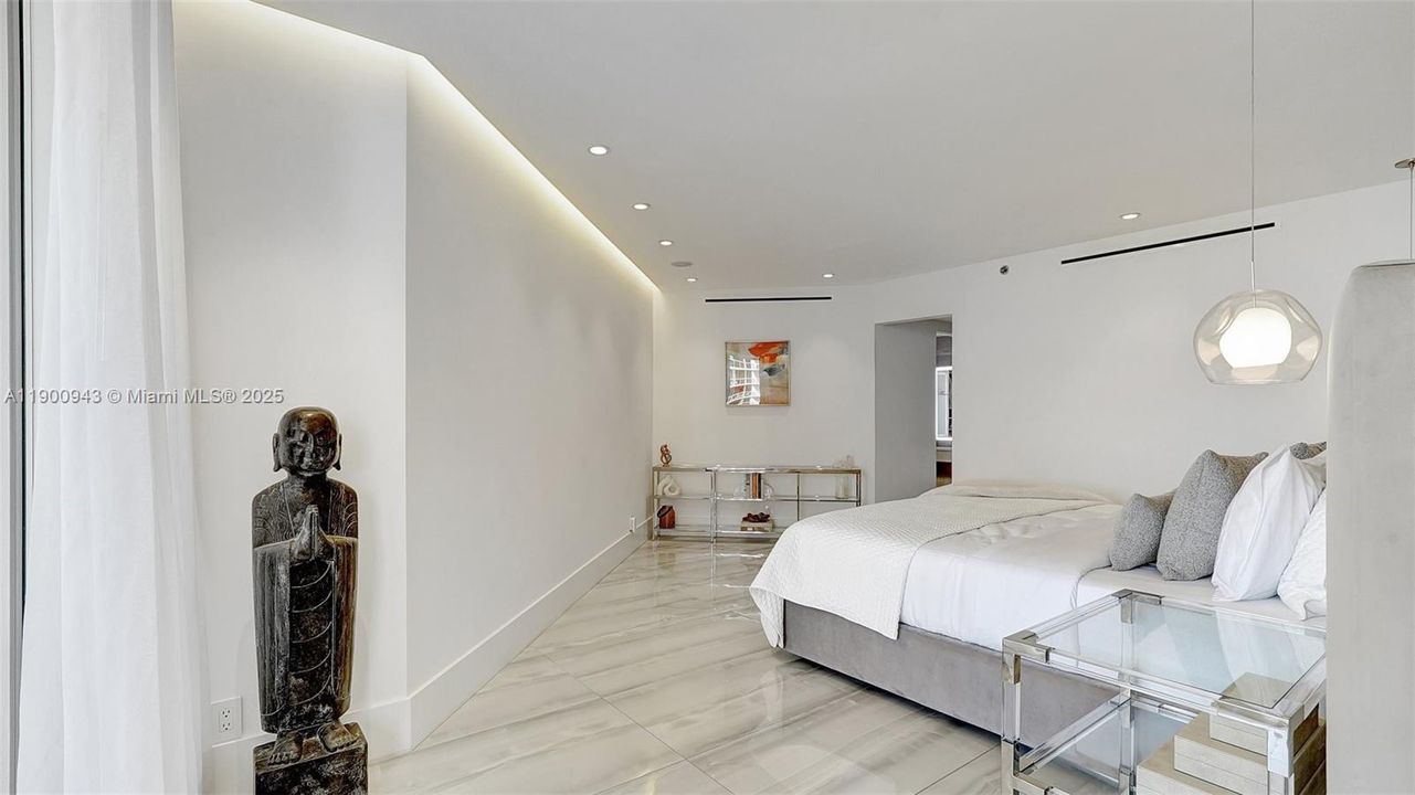 Под контрактом: $1,090,000 (2 спален, 2 ванн, 1607 Квадратных фут)