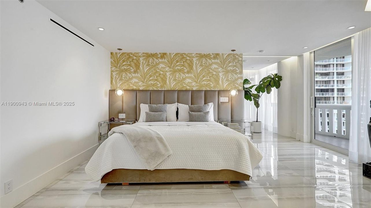 Под контрактом: $1,090,000 (2 спален, 2 ванн, 1607 Квадратных фут)