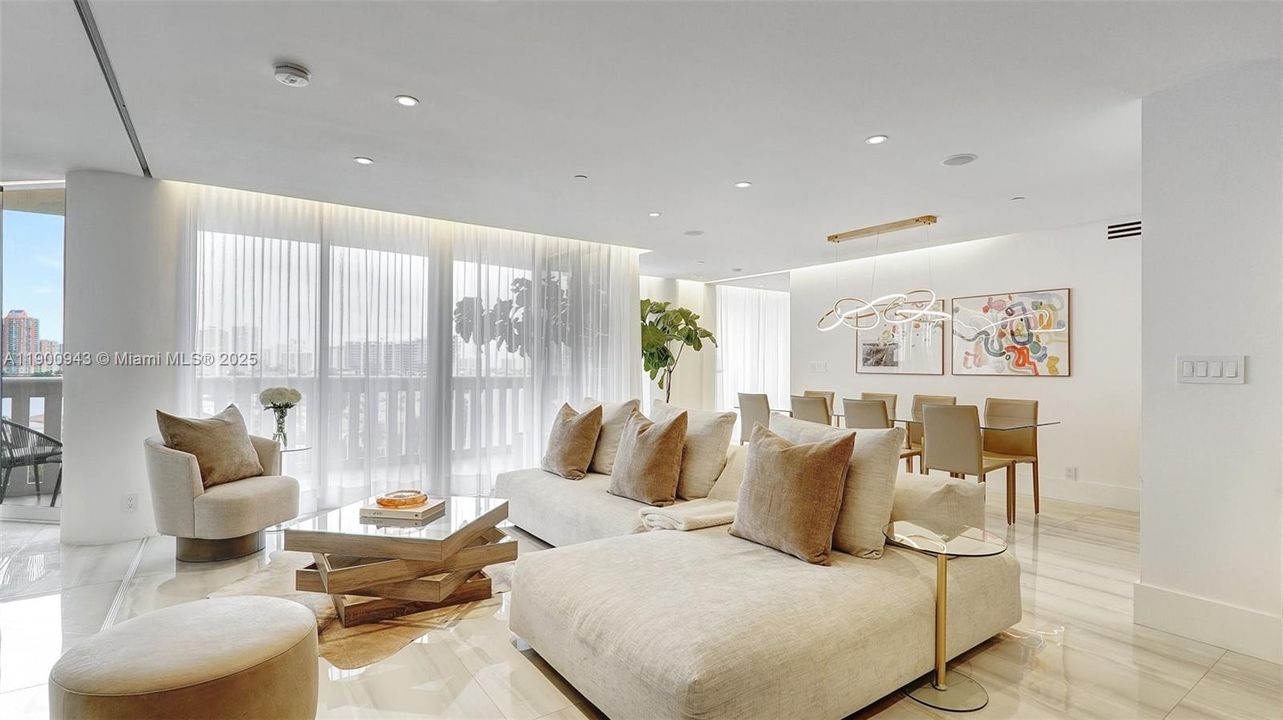 Под контрактом: $1,090,000 (2 спален, 2 ванн, 1607 Квадратных фут)