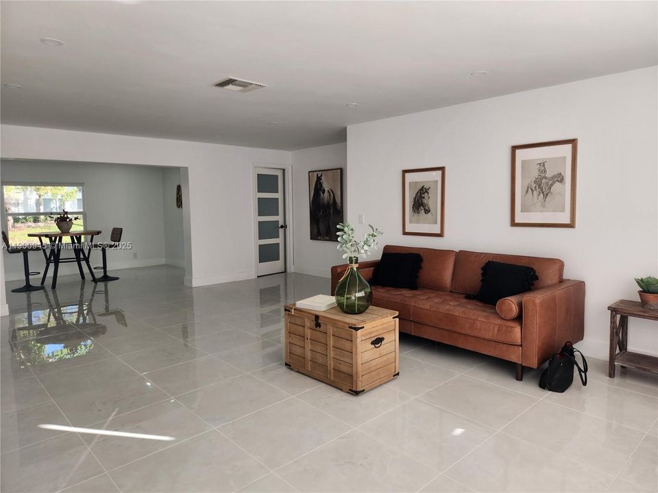 En Venta: $515,000 (2 camas, 2 baños, 1438 Pies cuadrados)