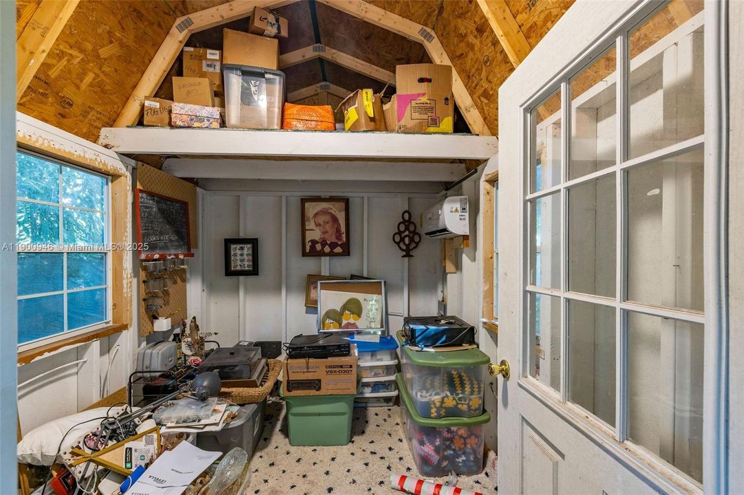 For Sale: $935,000 (3 beds, 2 baths, 1552 Square Feet)