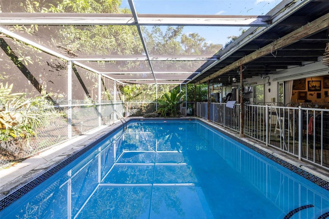 For Sale: $935,000 (3 beds, 2 baths, 1552 Square Feet)