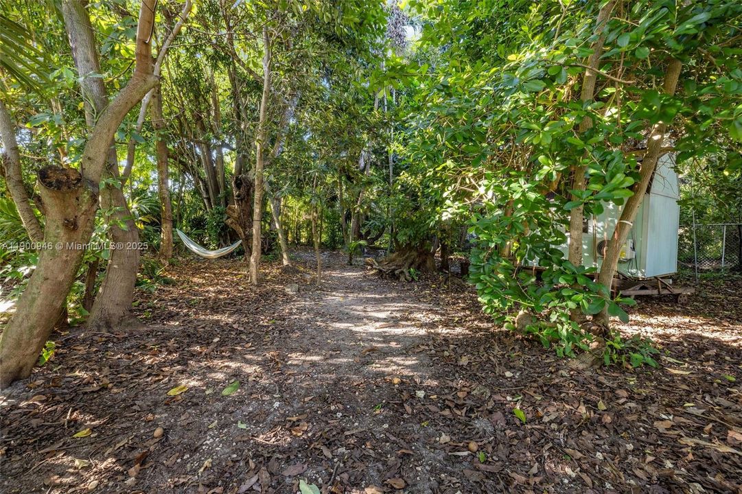 For Sale: $935,000 (3 beds, 2 baths, 1552 Square Feet)