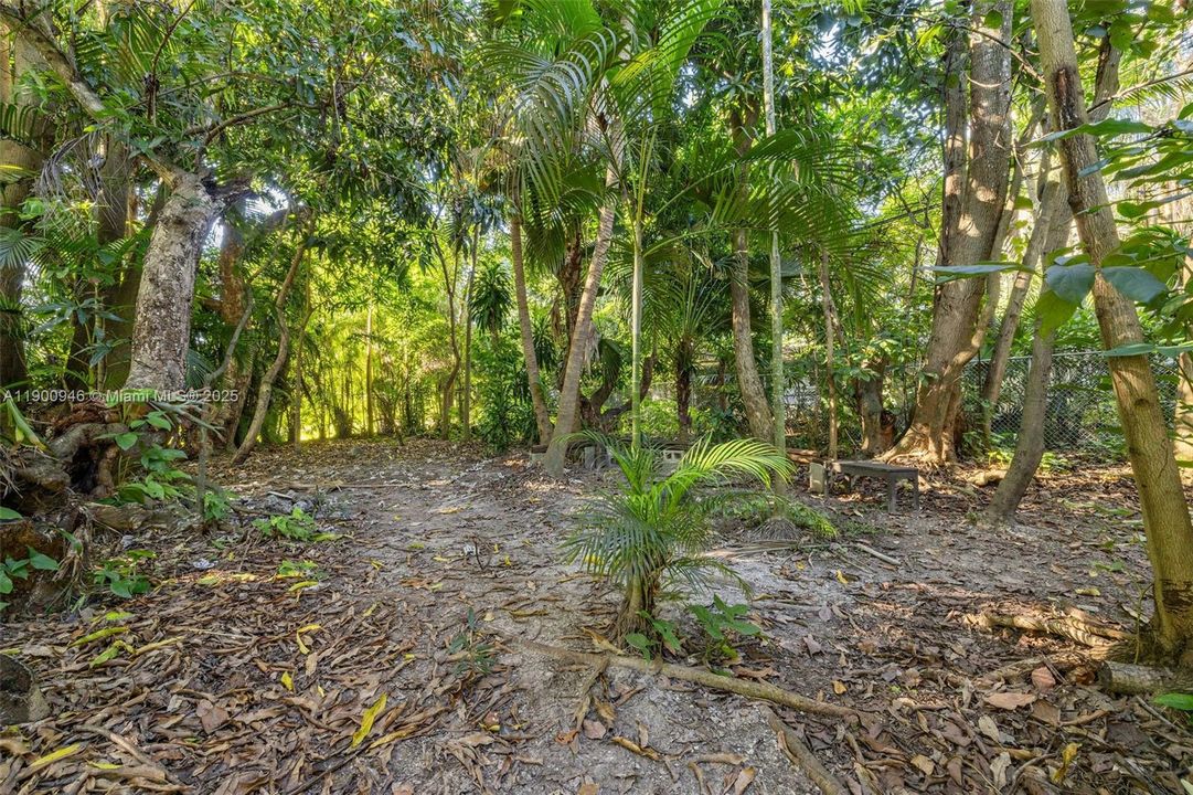 For Sale: $935,000 (3 beds, 2 baths, 1552 Square Feet)