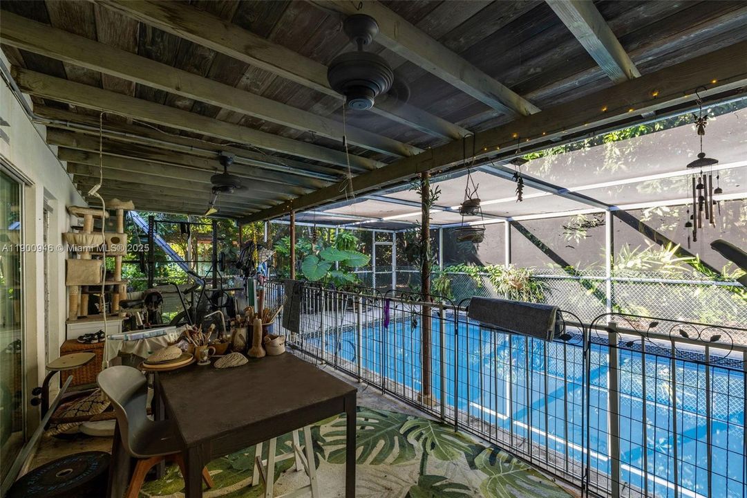 For Sale: $935,000 (3 beds, 2 baths, 1552 Square Feet)