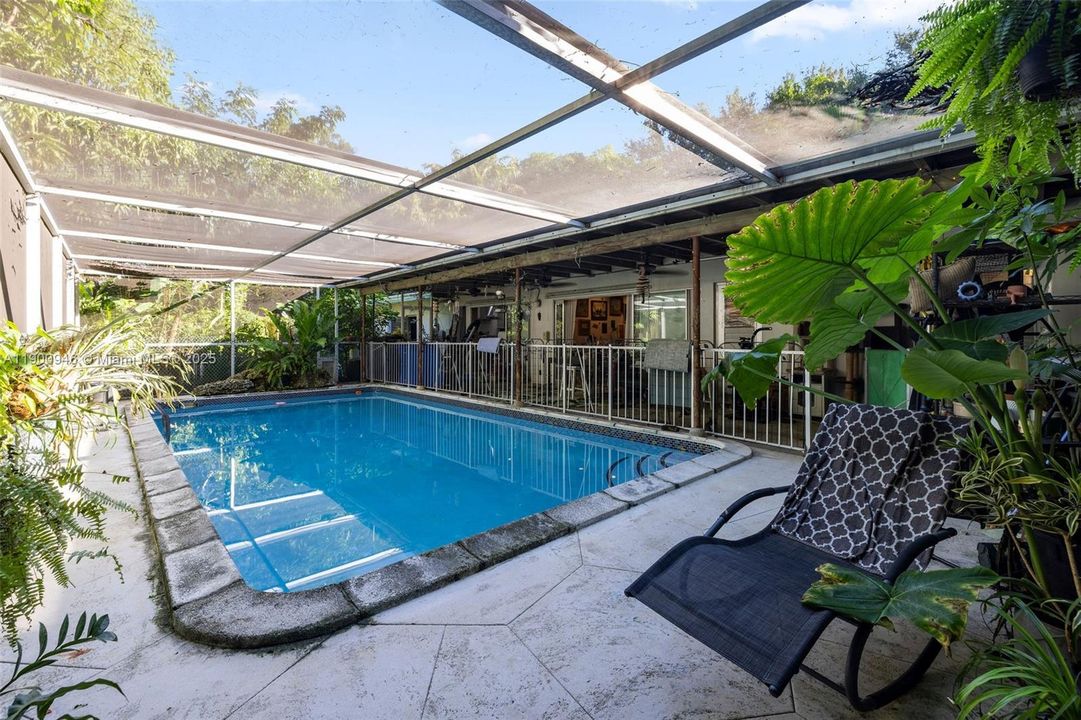 For Sale: $935,000 (3 beds, 2 baths, 1552 Square Feet)