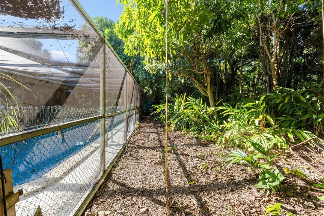 For Sale: $935,000 (3 beds, 2 baths, 1552 Square Feet)