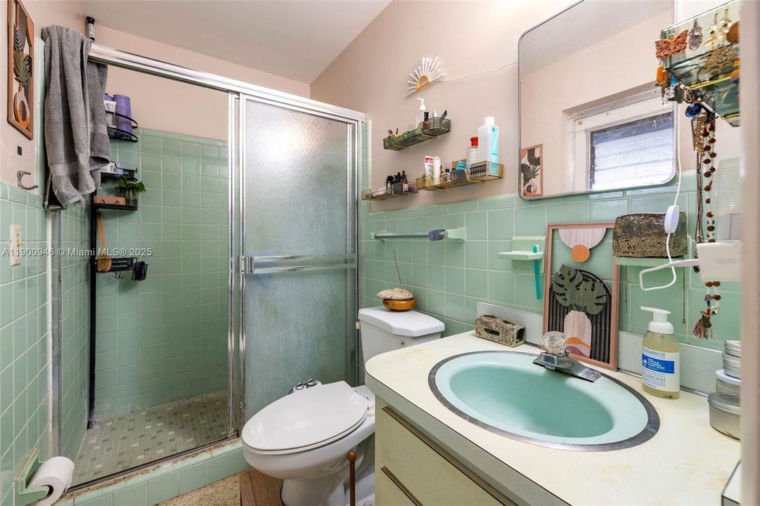 For Sale: $935,000 (3 beds, 2 baths, 1552 Square Feet)